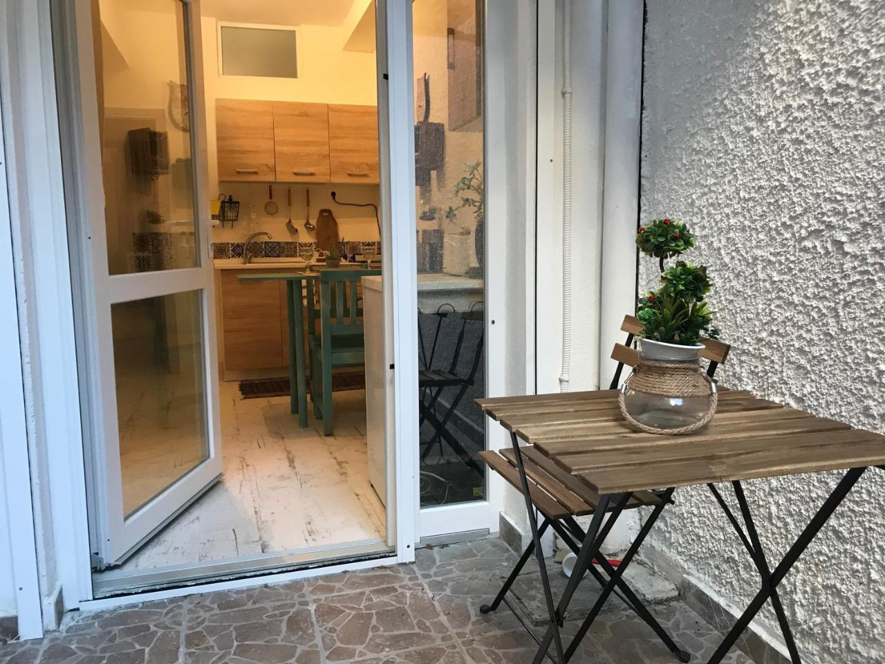 Two Houses Petralona Athens Luaran gambar